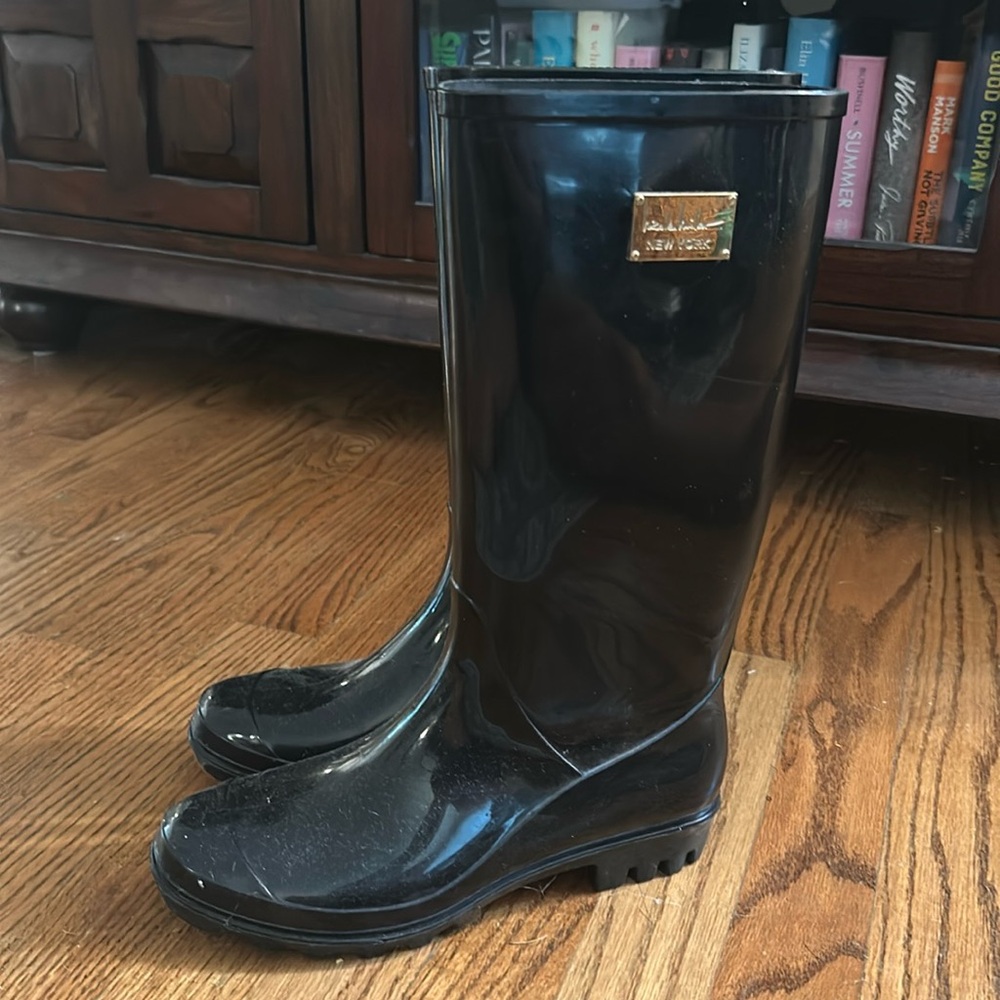 Nicole Miller Black Patent Rubber Rain Boots